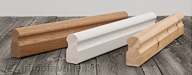 Handledare T2 med greppspår i ek, vitmålad och klarlackad furu